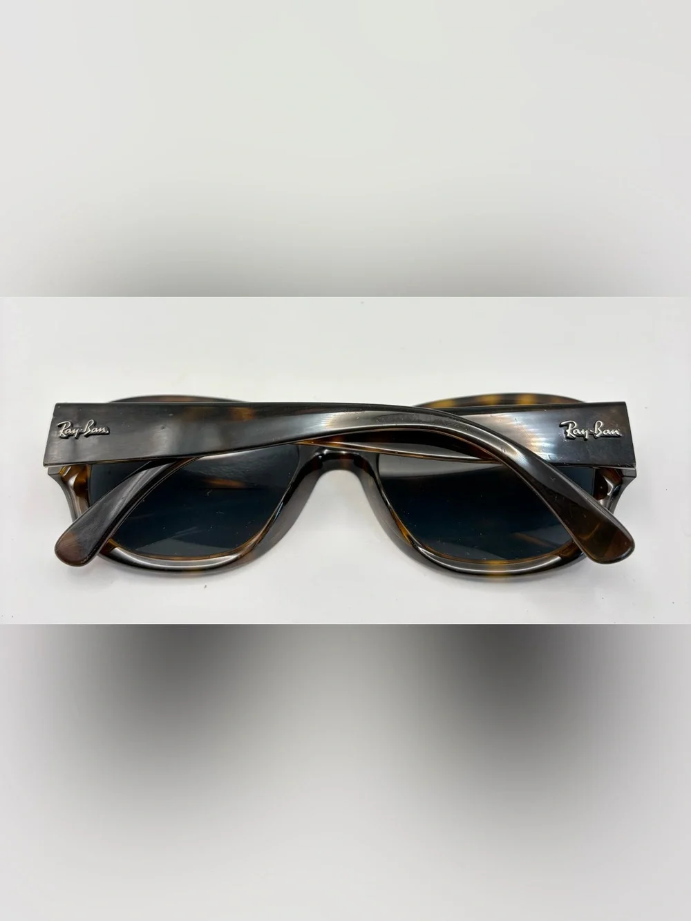 Ray-Ban listing pair
